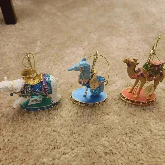 Carnival Carousel Ornamet Collection Of 3 Seahorse Polar Bear Camel NWT - Picture 2 of 4